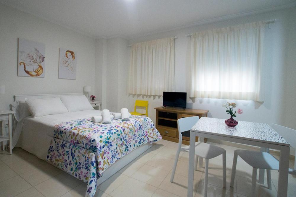Apartamentos Amat - Only Adult - Playa El Bajondillo توريمولينوس المظهر الخارجي الصورة
