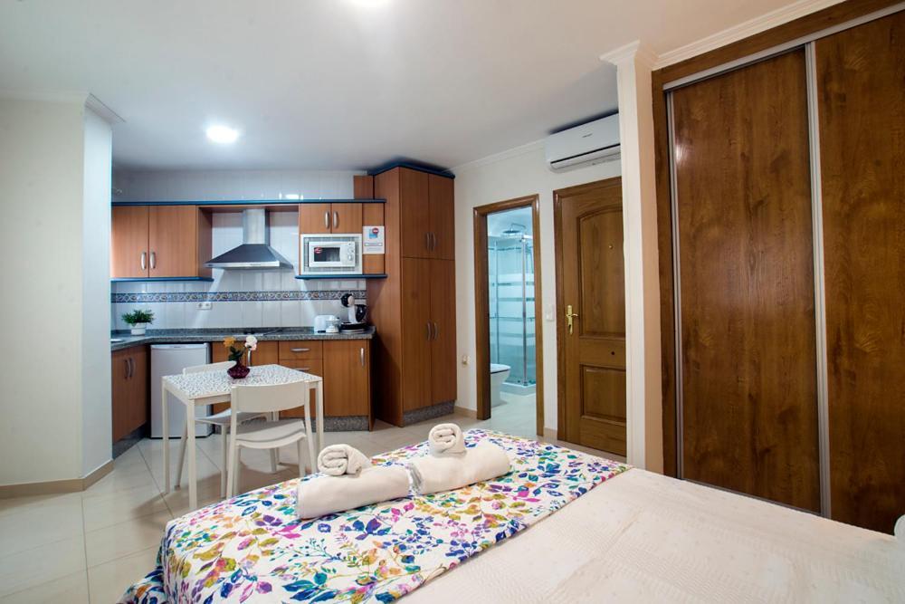Apartamentos Amat - Only Adult - Playa El Bajondillo توريمولينوس المظهر الخارجي الصورة